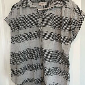 LOFT Monochrome Patterned Short Sleeve Top